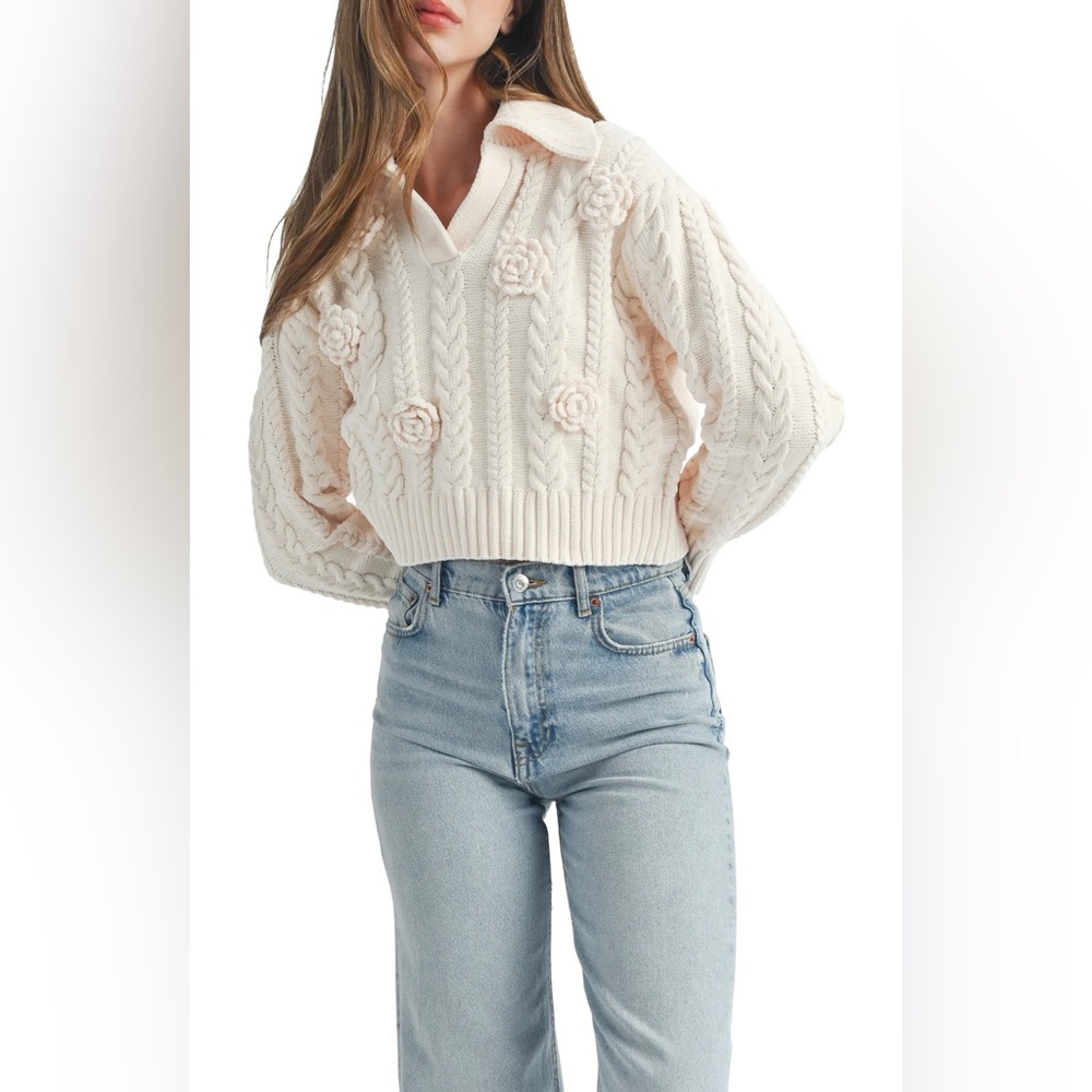 Lush Cream V-Neck Cable Knit Cream Sweater size small
